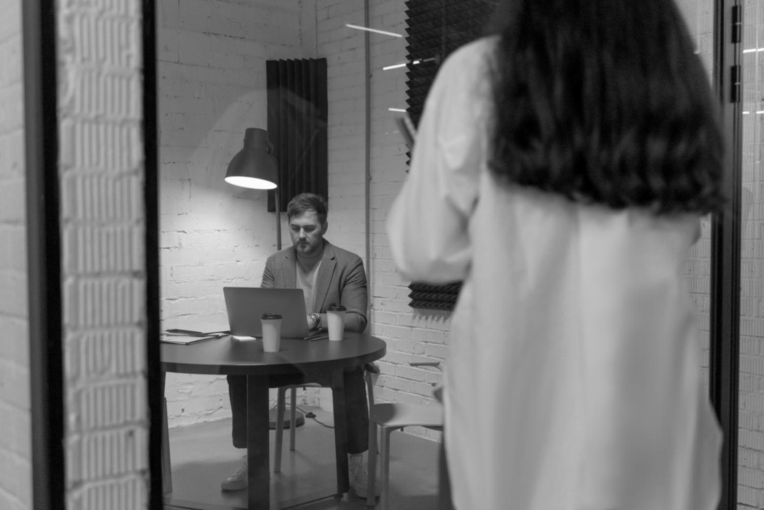 Professionelle Analyse mit Taschenrechner und Dokumenten